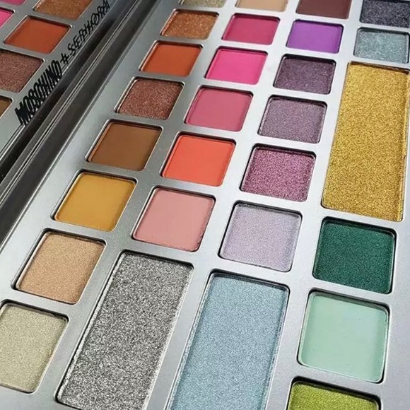 MOSCHINO x SEPHORA LIMITED EDITION LAPTOP EYESHADOW PALETTE—NEW - Picture 8 of 15